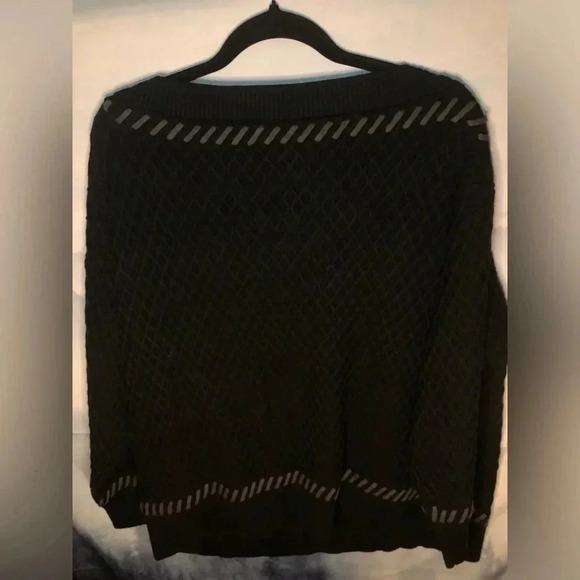 Contrast Stitch Sweater - Picture 13 of 14